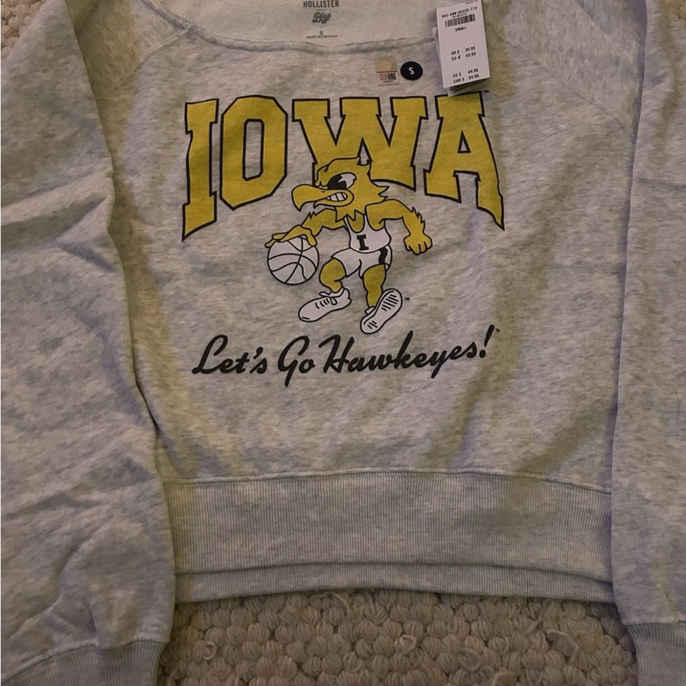 Hollister Iowa Hawkeyes Gray & Yellow Crewneck Sweatshirt Caitlin Clark